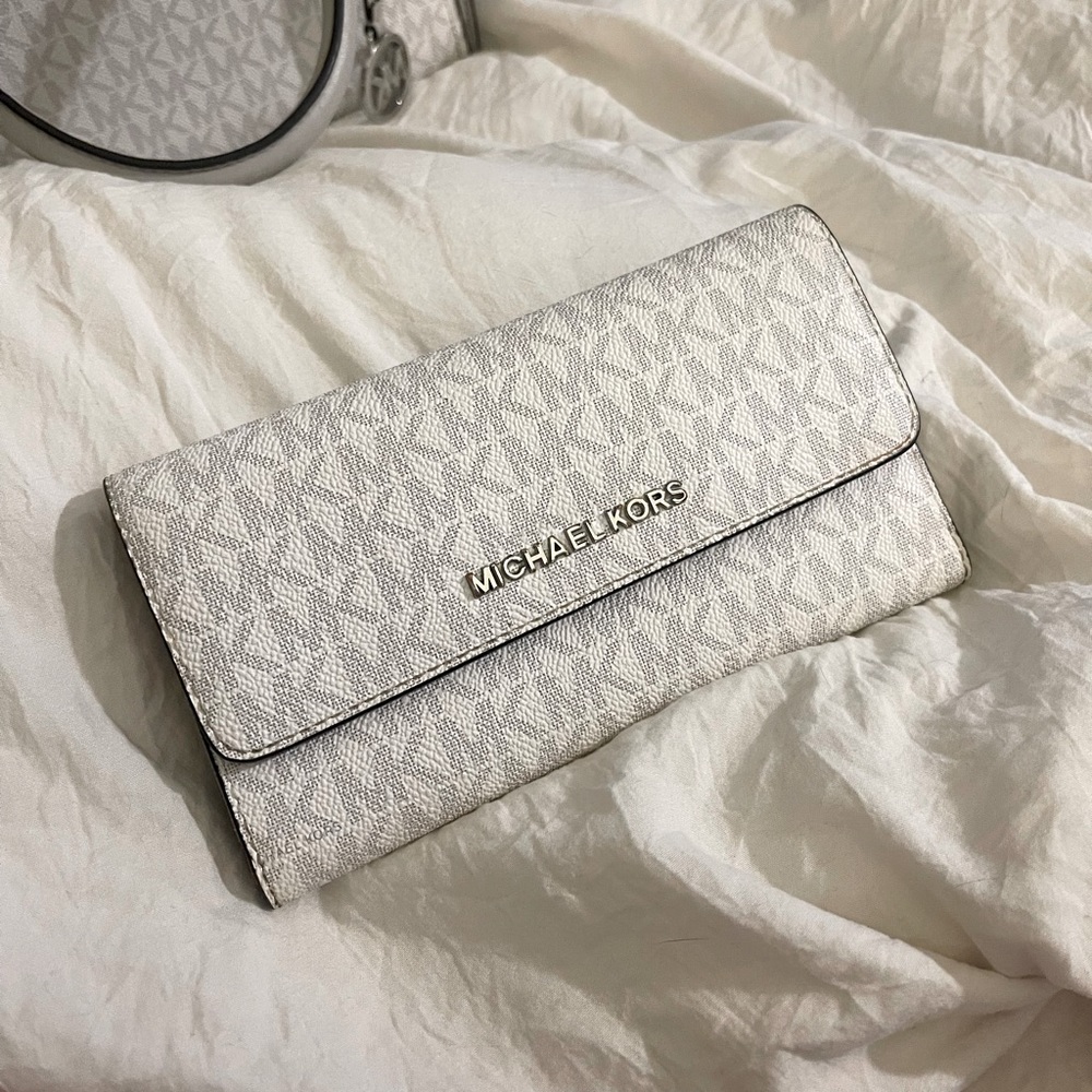 Michael Kors grey/white wallet